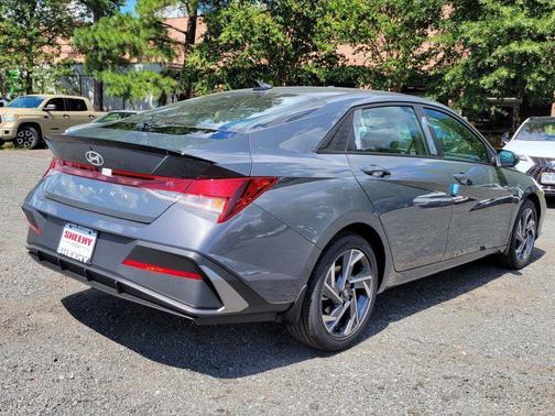 2025 Hyundai ELANTRA Sport