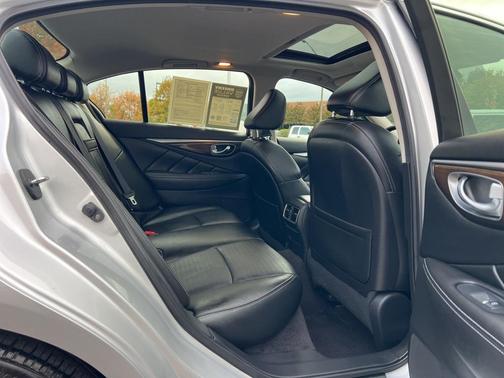 2015 INFINITI Q50 Sport