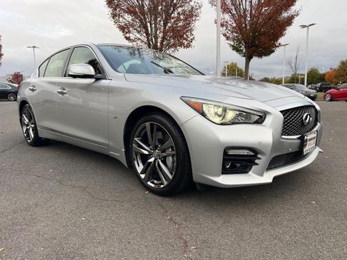 2015 INFINITI Q50 Sport