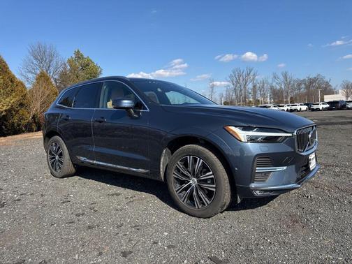 2022 Volvo XC60 B5 Inscription