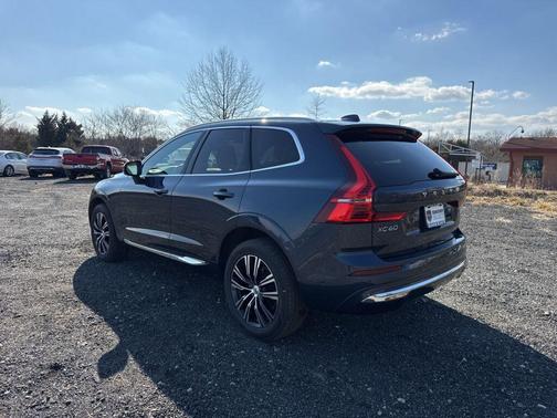 2022 Volvo XC60 B5 Inscription