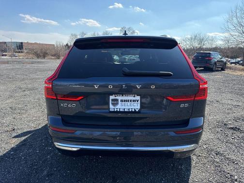 2022 Volvo XC60 B5 Inscription