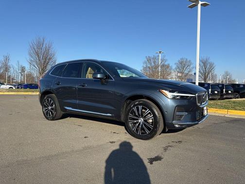 2022 Volvo XC60 B5 Inscription