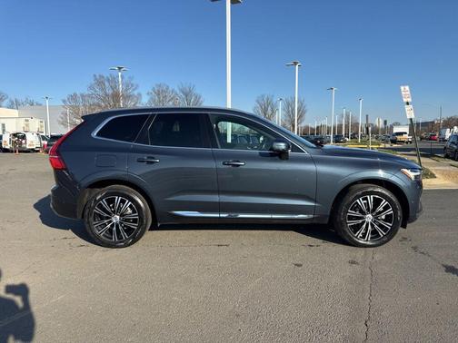 2022 Volvo XC60 B5 Inscription
