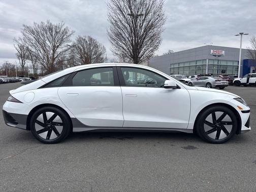 2023 Hyundai IONIQ 6 SE