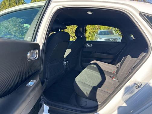 2023 Hyundai IONIQ 6 SE