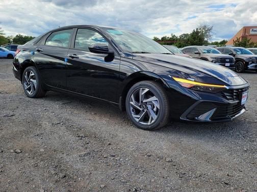 2025 Hyundai ELANTRA HEV SEL Sport