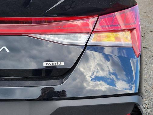 2025 Hyundai ELANTRA HEV SEL Sport