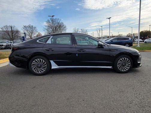 2026 Hyundai SONATA Hybrid SE