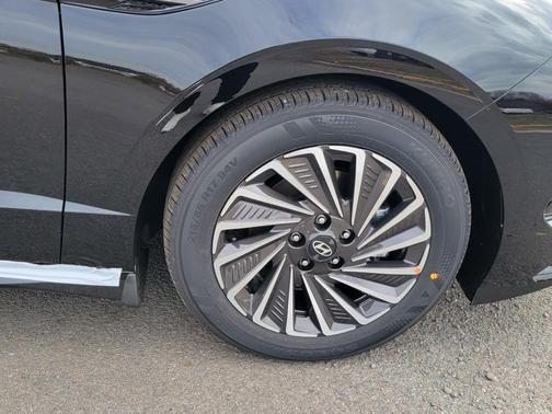 2026 Hyundai SONATA Hybrid SE