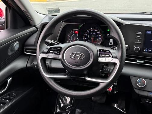 2023 Hyundai ELANTRA SE