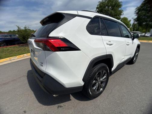 Super White 2019 Toyota RAV4 LE
