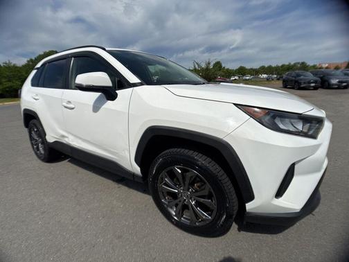 Super White 2019 Toyota RAV4 LE