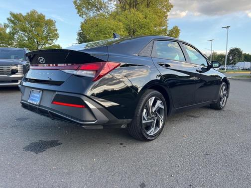 2025 Hyundai ELANTRA Sport