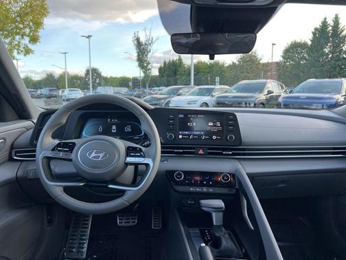 2025 Hyundai ELANTRA Sport