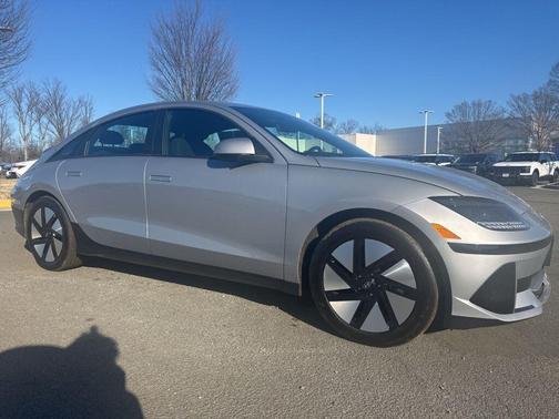 2024 Hyundai IONIQ 6 SE