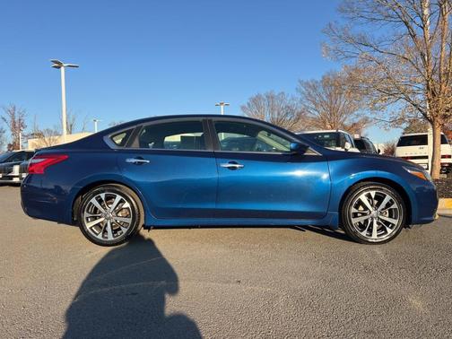 2016 Nissan Altima 2.5 SR