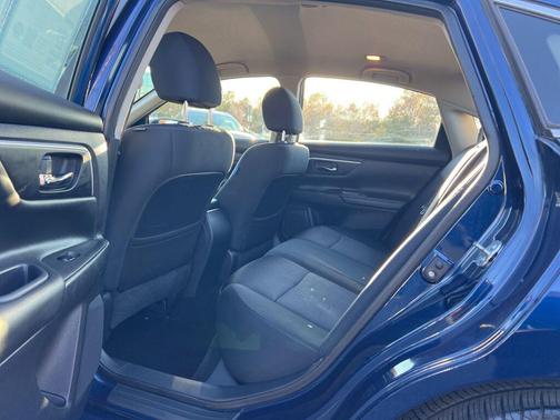 2016 Nissan Altima 2.5 SR