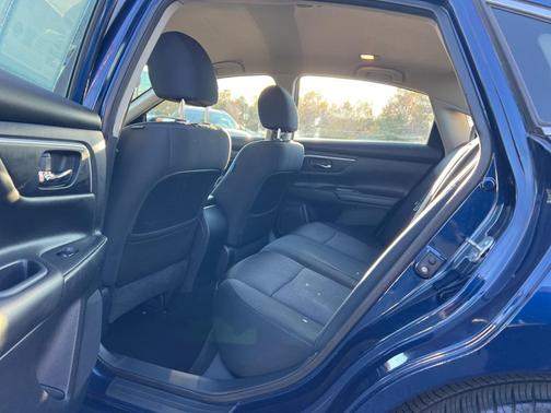 2016 Nissan Altima 2.5 SR