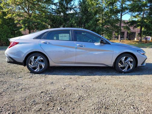 2025 Hyundai ELANTRA Sport