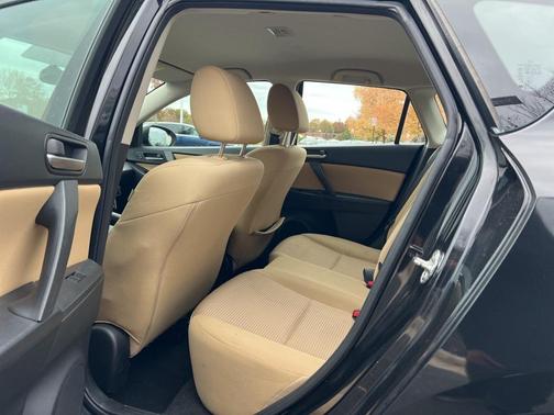 2013 Mazda Mazda3 i Touring