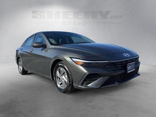 2024 Hyundai ELANTRA SE