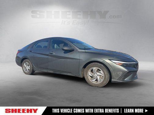 2024 Hyundai ELANTRA SE