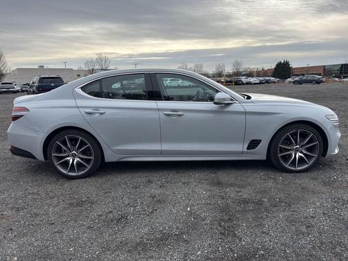 2023 Genesis G70 2.0T AWD