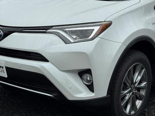 2016 Toyota RAV4 Hybrid SE