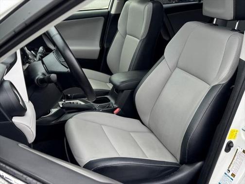 2016 Toyota RAV4 Hybrid SE