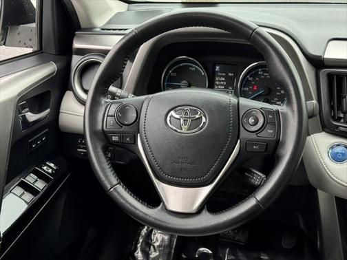 2016 Toyota RAV4 Hybrid SE
