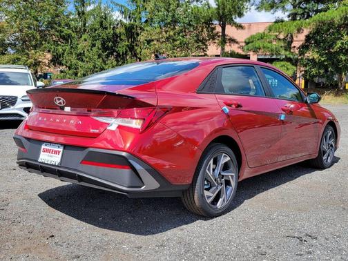 2025 Hyundai ELANTRA HEV SEL Sport