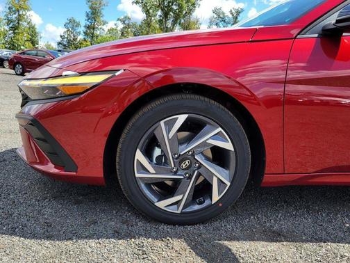 2025 Hyundai ELANTRA HEV SEL Sport