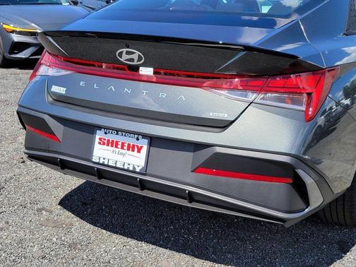 2025 Hyundai ELANTRA HEV SEL Sport