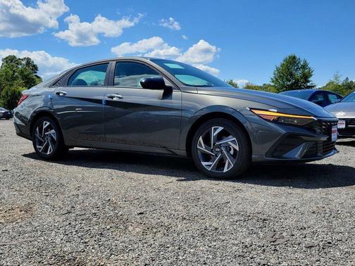 2025 Hyundai ELANTRA HEV SEL Sport