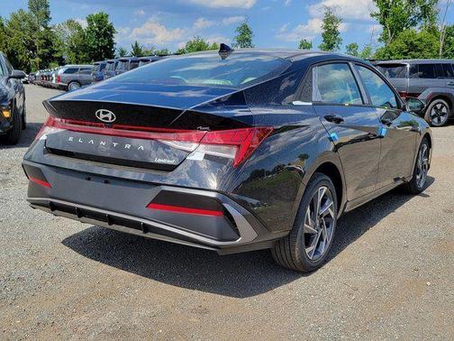 Abyss Black 2026 Hyundai ELANTRA Limited