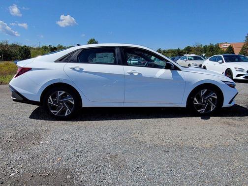 2025 Hyundai ELANTRA Sport