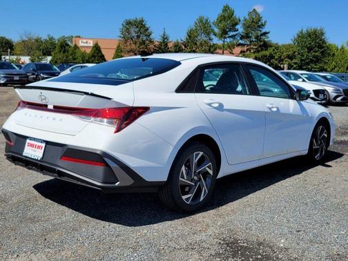 2025 Hyundai ELANTRA Sport