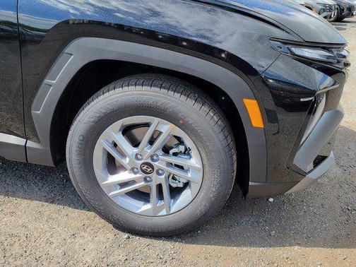 Phantom Black 2026 Hyundai TUCSON SE