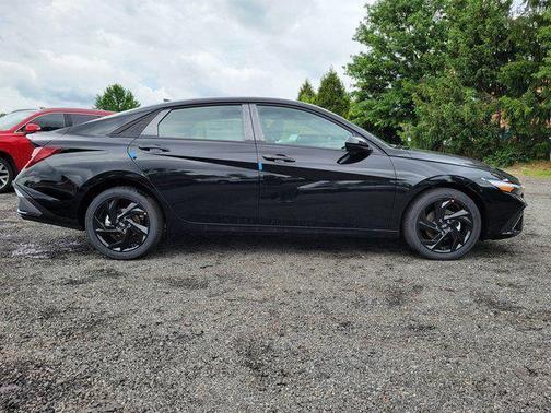 Abyss Black 2026 Hyundai ELANTRA Sport