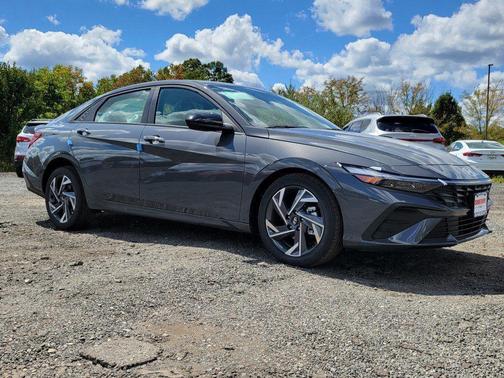 2025 Hyundai ELANTRA Sport