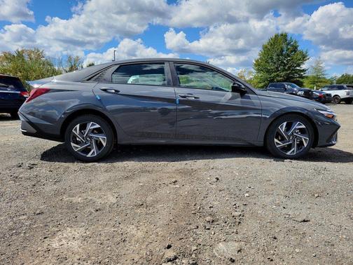 2025 Hyundai ELANTRA Sport