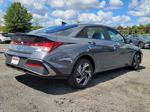 2025 Hyundai ELANTRA Sport