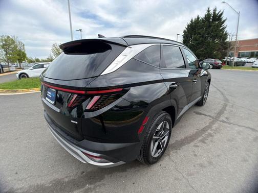 Phantom Black 2025 Hyundai TUCSON SEL Convenience