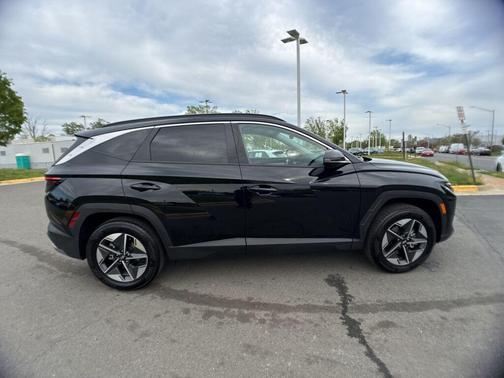 Phantom Black 2025 Hyundai TUCSON SEL Convenience