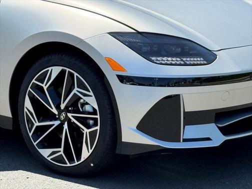 2025 Hyundai IONIQ 6 Limited