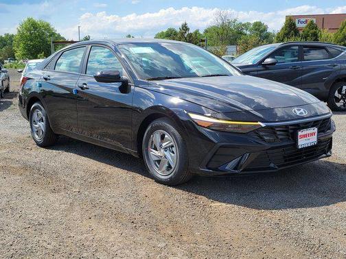 Abyss Black 2026 Hyundai ELANTRA SE