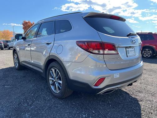 2017 Hyundai SANTA FE SE