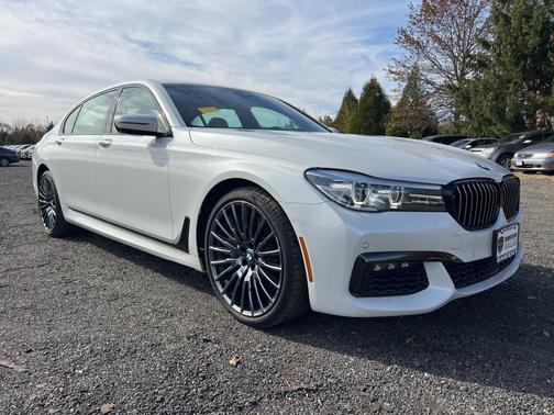 2018 BMW 740 740i