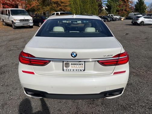 2018 BMW 740 740i